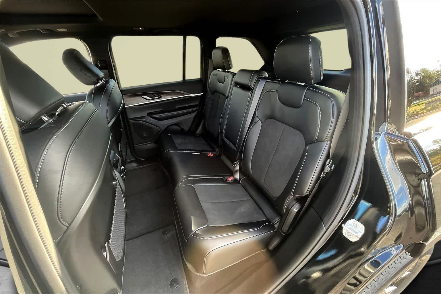 Thumbnail: 2026 Jeep Grand Cherokee - 13