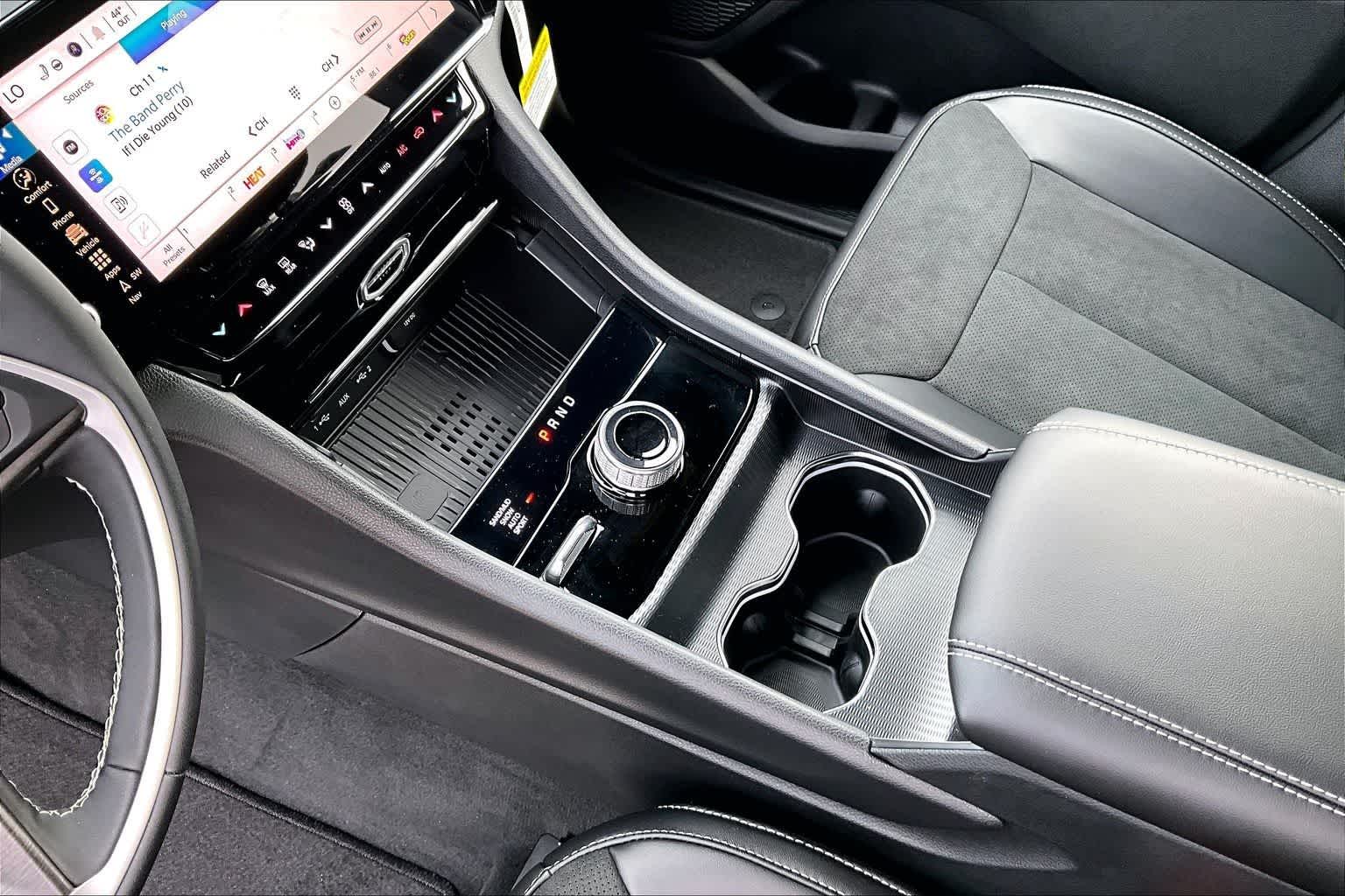 Thumbnail: 2026 Jeep Grand Cherokee - 17