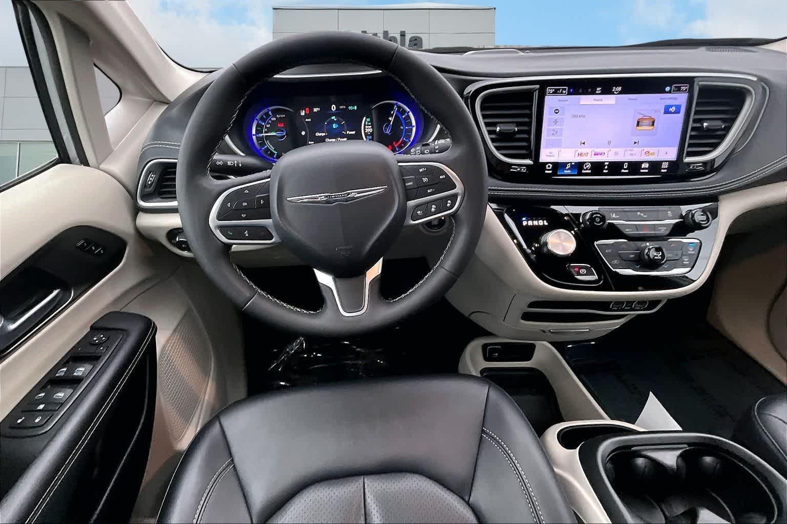 Thumbnail: 2024 Chrysler Pacifica - 15