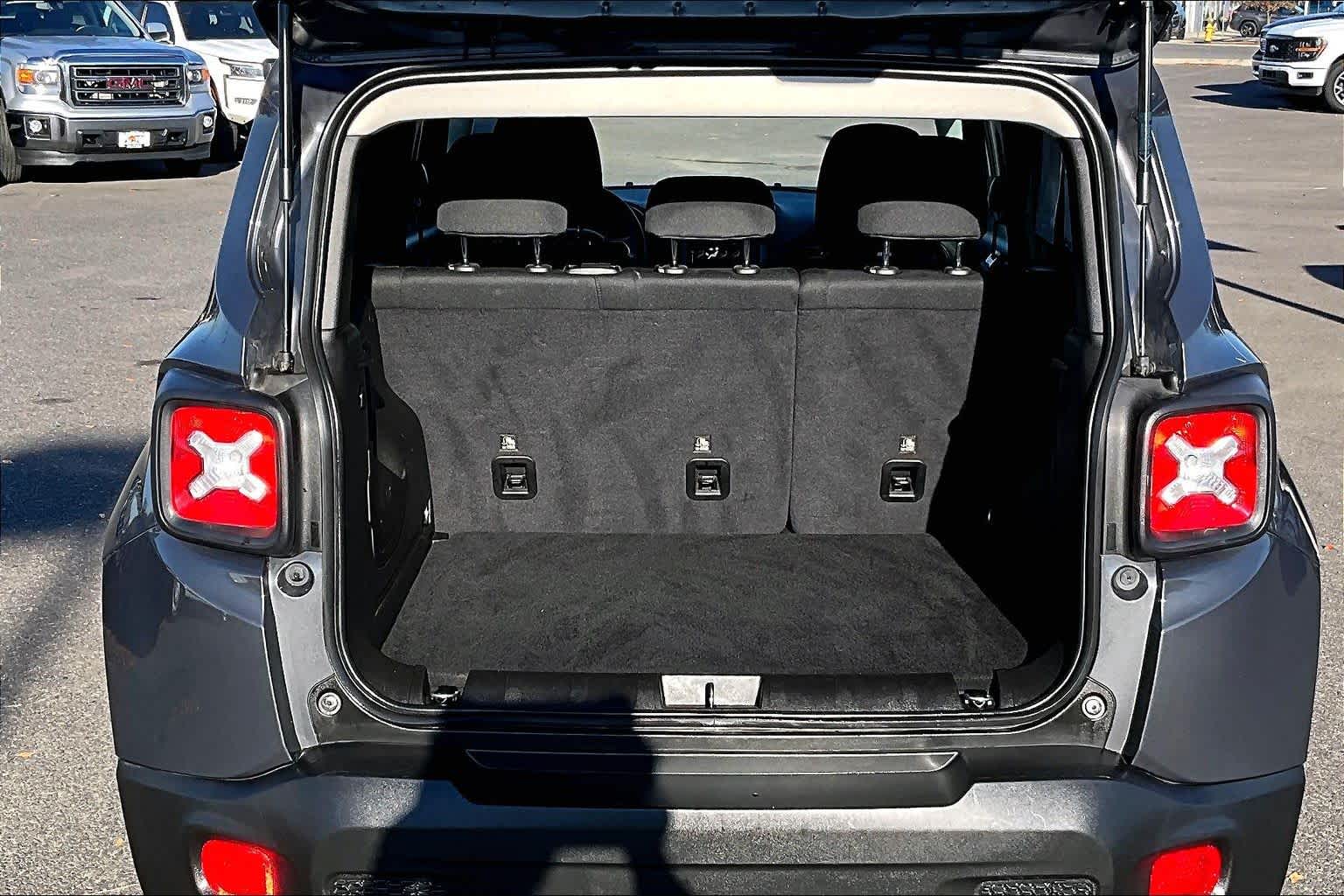 Thumbnail: 2023 Jeep Renegade - 19