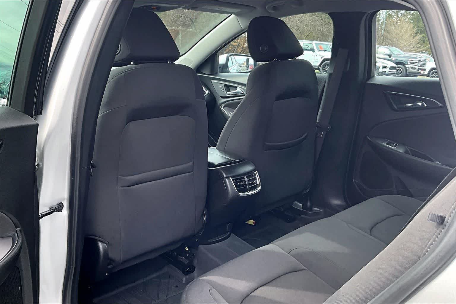 Thumbnail: 2021 Chevrolet Malibu - 12