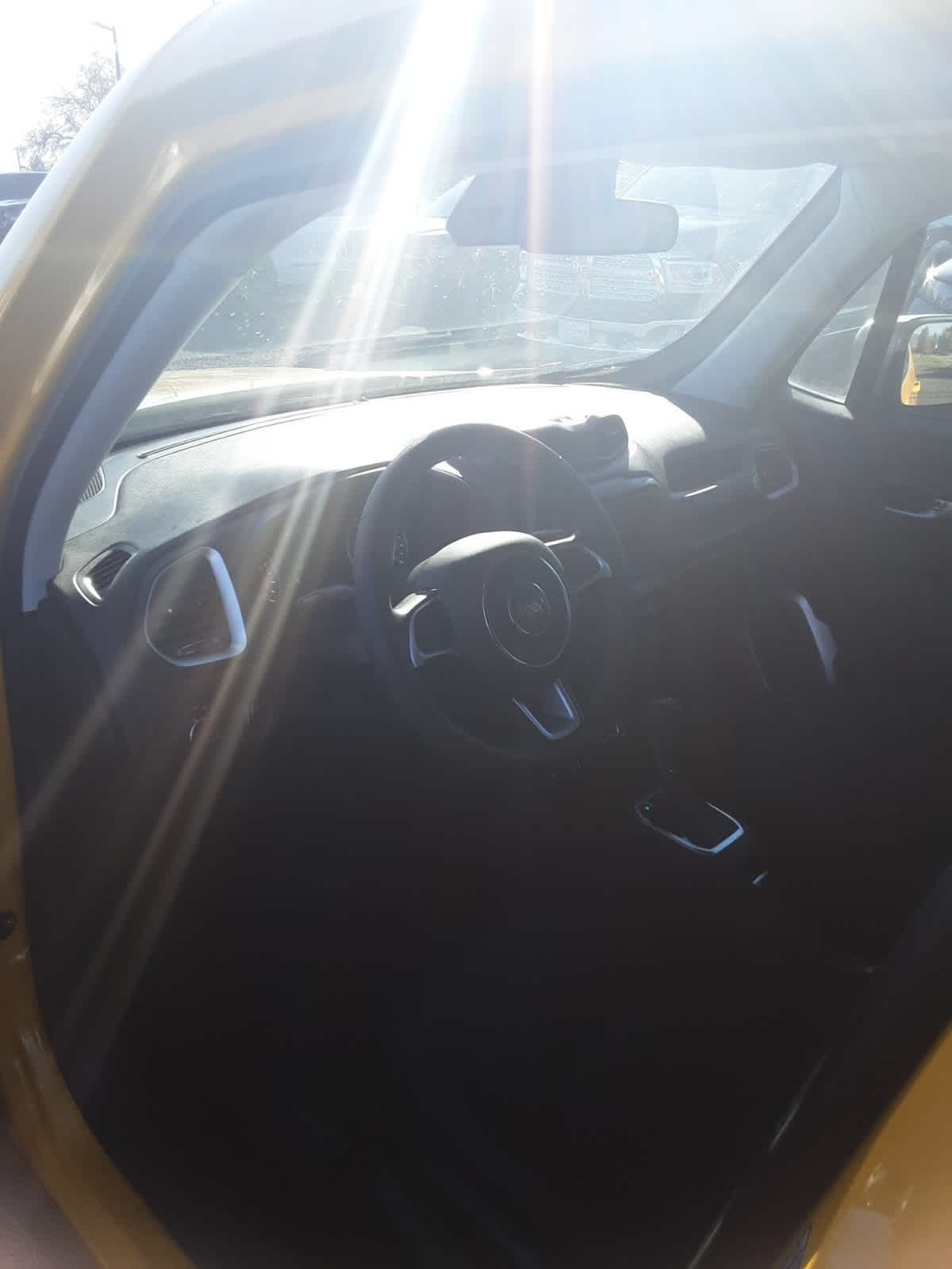 Thumbnail: 2018 Jeep Renegade - 7