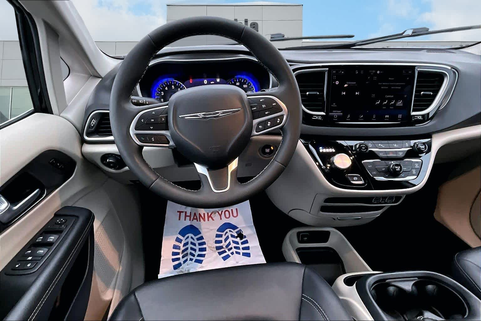 Thumbnail: 2024 Chrysler Pacifica - 15