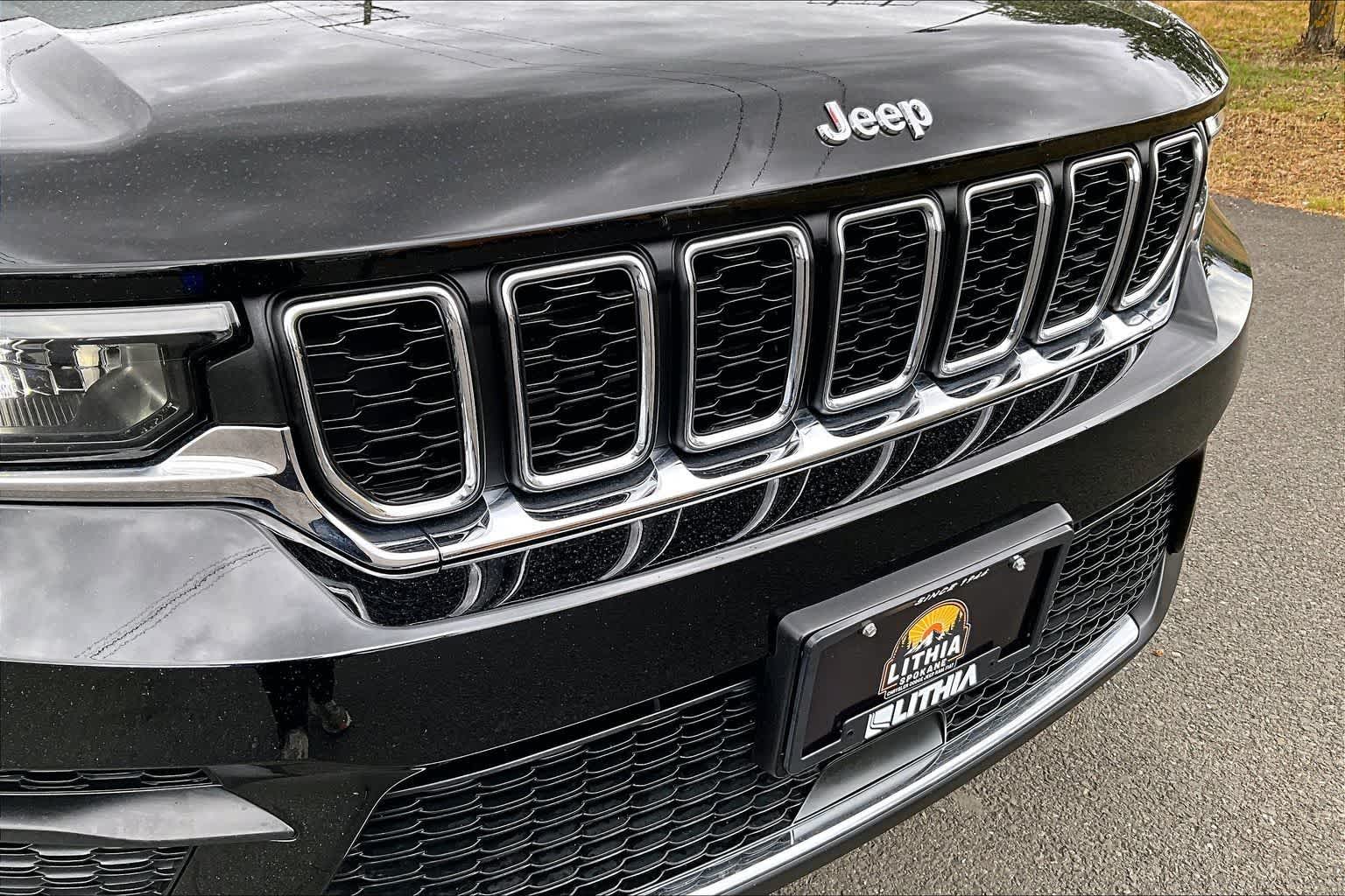 Thumbnail: 2023 Jeep Grand Cherokee - 32