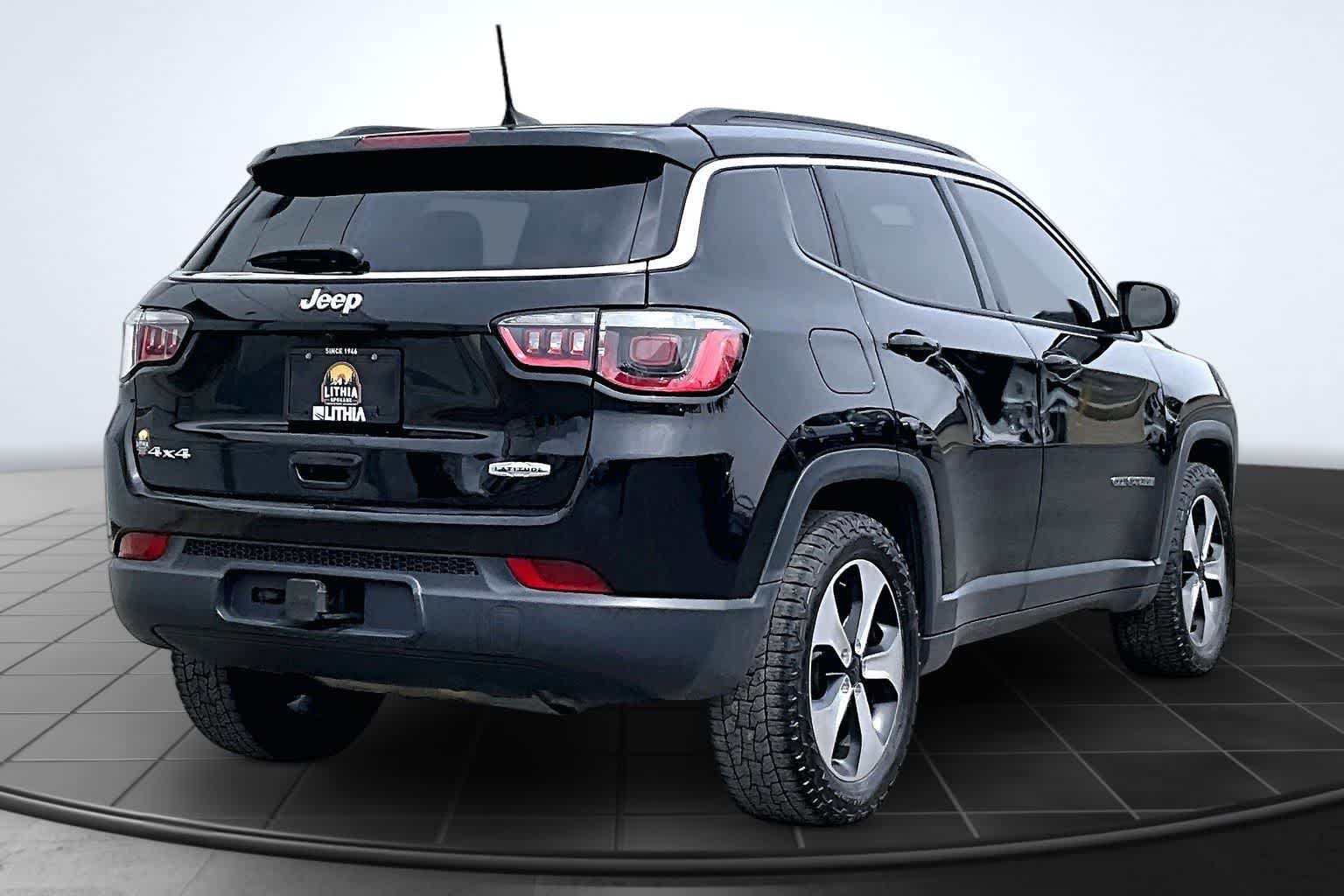 Thumbnail: 2018 Jeep Compass - 22