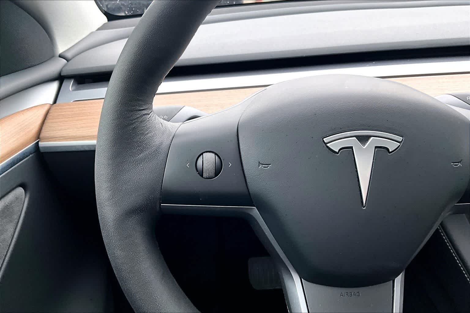 Thumbnail: 2023 Tesla Model Y - 25