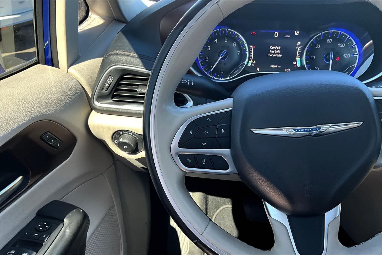 Thumbnail: 2020 Chrysler Pacifica - 25