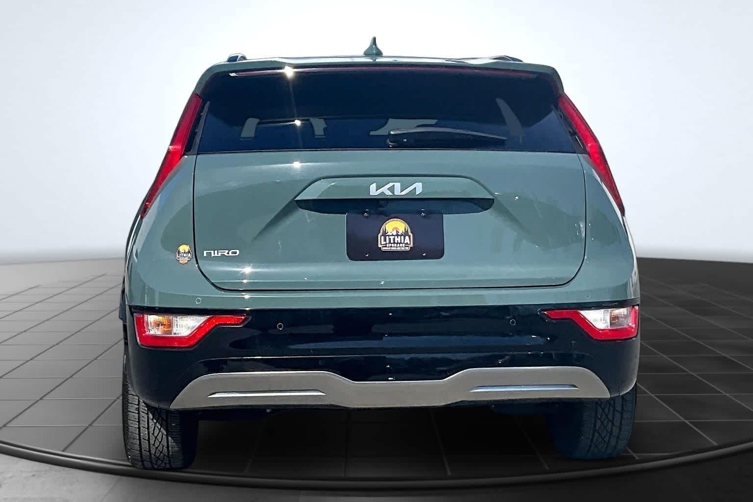 Thumbnail: 2023 Kia Niro - 4