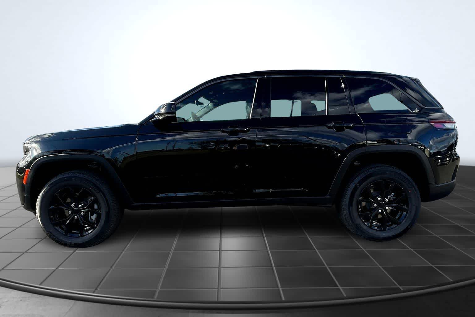 Thumbnail: 2026 Jeep Grand Cherokee - 3