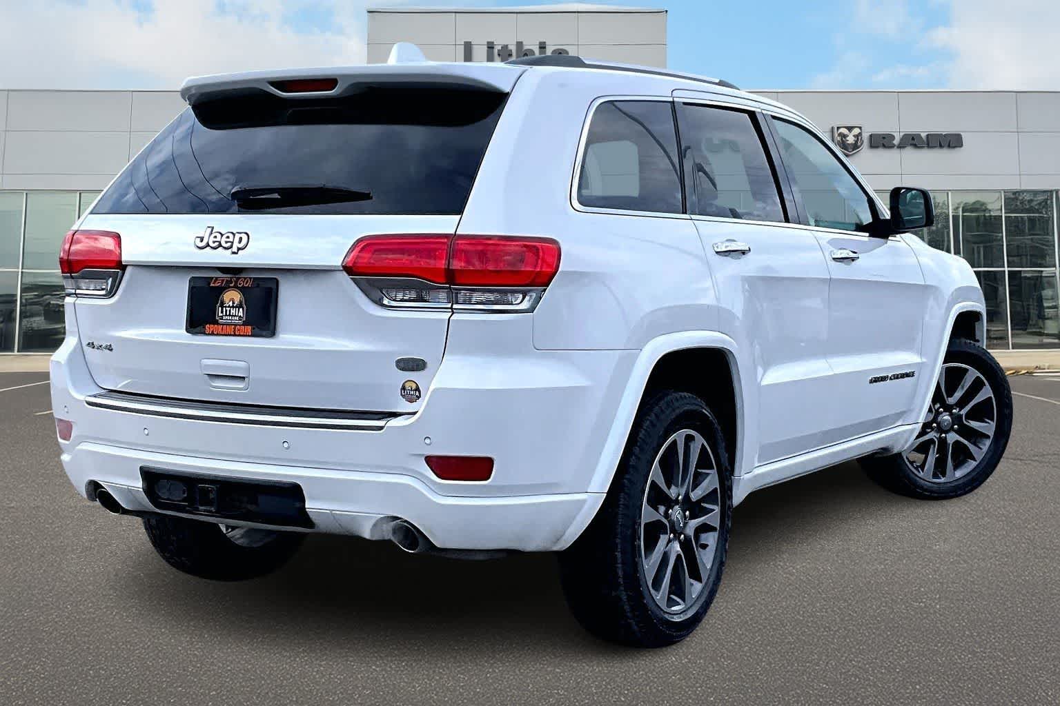 Thumbnail: 2017 Jeep Grand Cherokee - 23