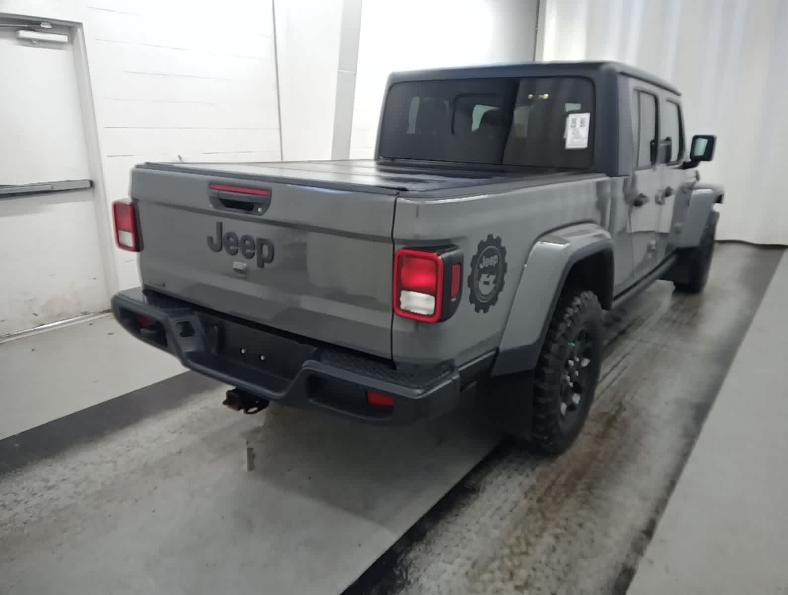 Thumbnail: 2021 Jeep Gladiator - 4