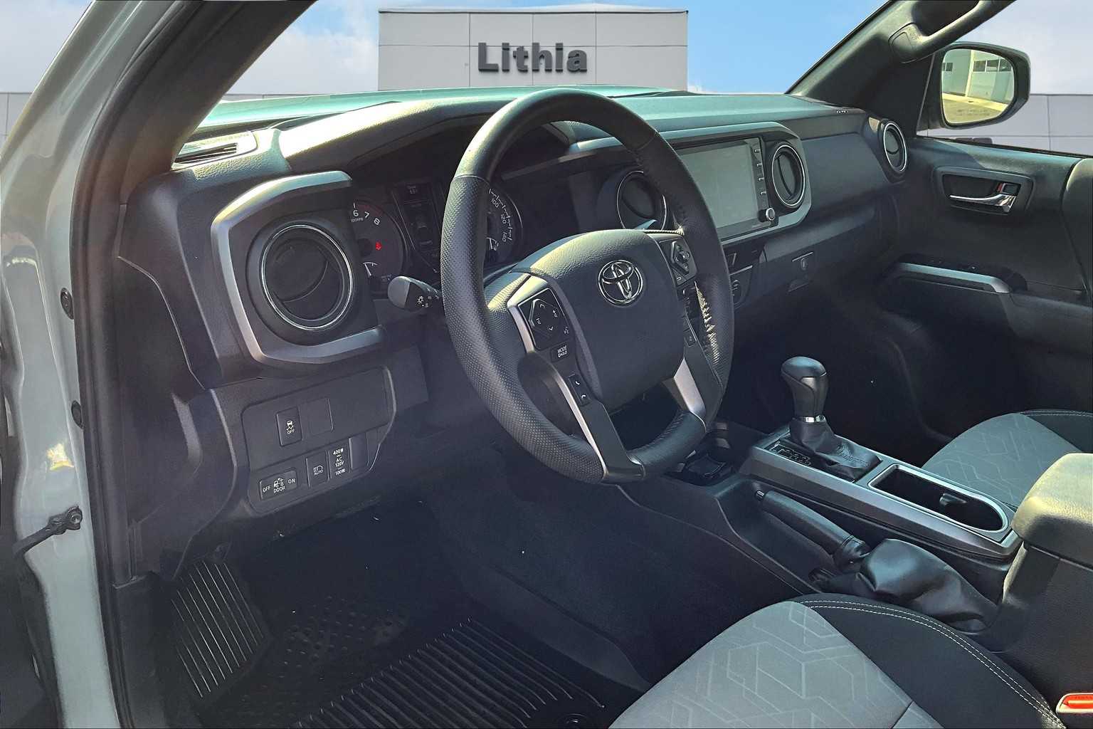 2023 Toyota Tacoma TRD photo 2