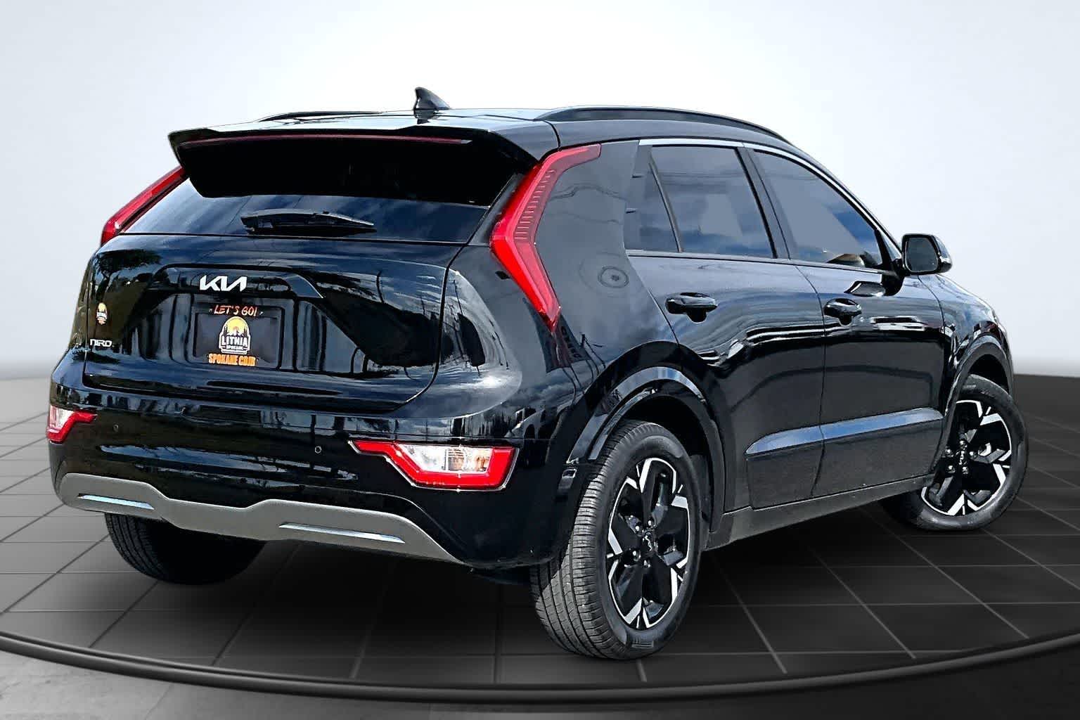 Thumbnail: 2023 Kia Niro - 22