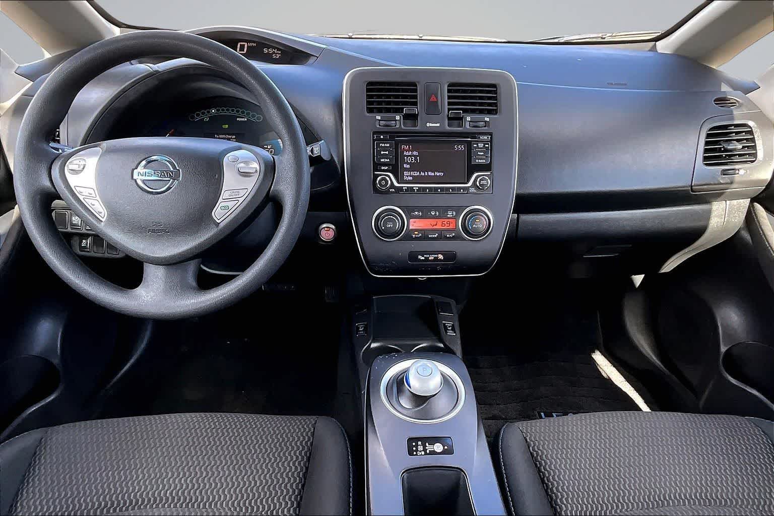 Thumbnail: 2016 Nissan Leaf - 10