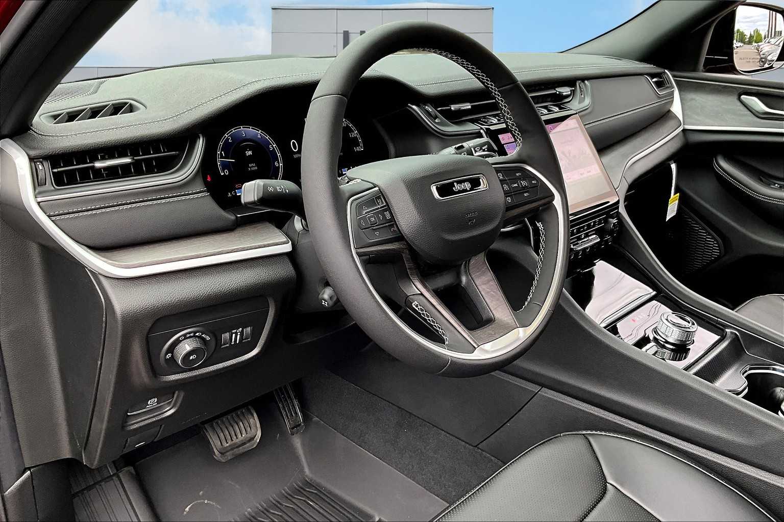 Thumbnail: 2025 Jeep Grand Cherokee - 2