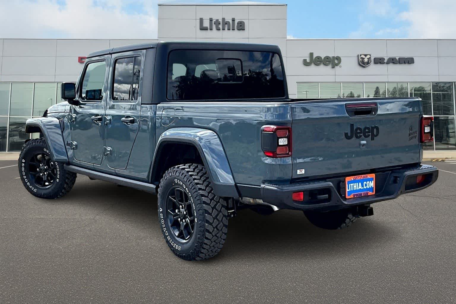 Thumbnail: 2025 Jeep Gladiator - 4