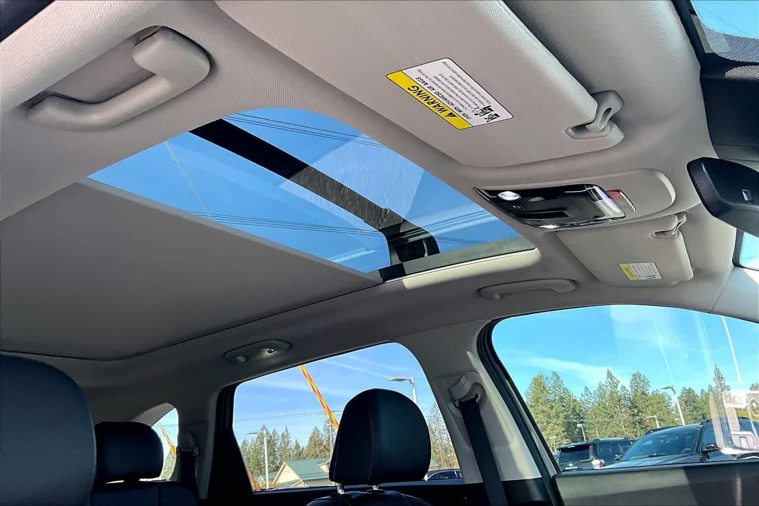 Thumbnail: 2023 Kia Sorento - 30