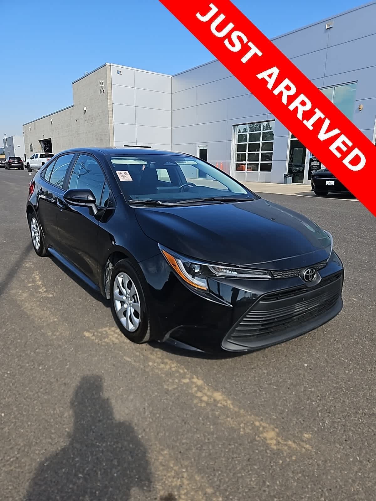 2024 Toyota Corolla LE photo 3