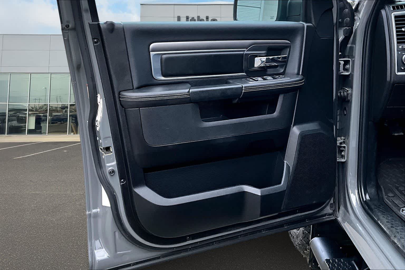 Thumbnail: 2022 RAM 1500 Classic - 28