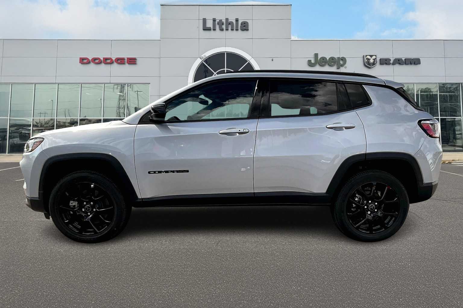 Thumbnail: 2025 Jeep Compass - 3