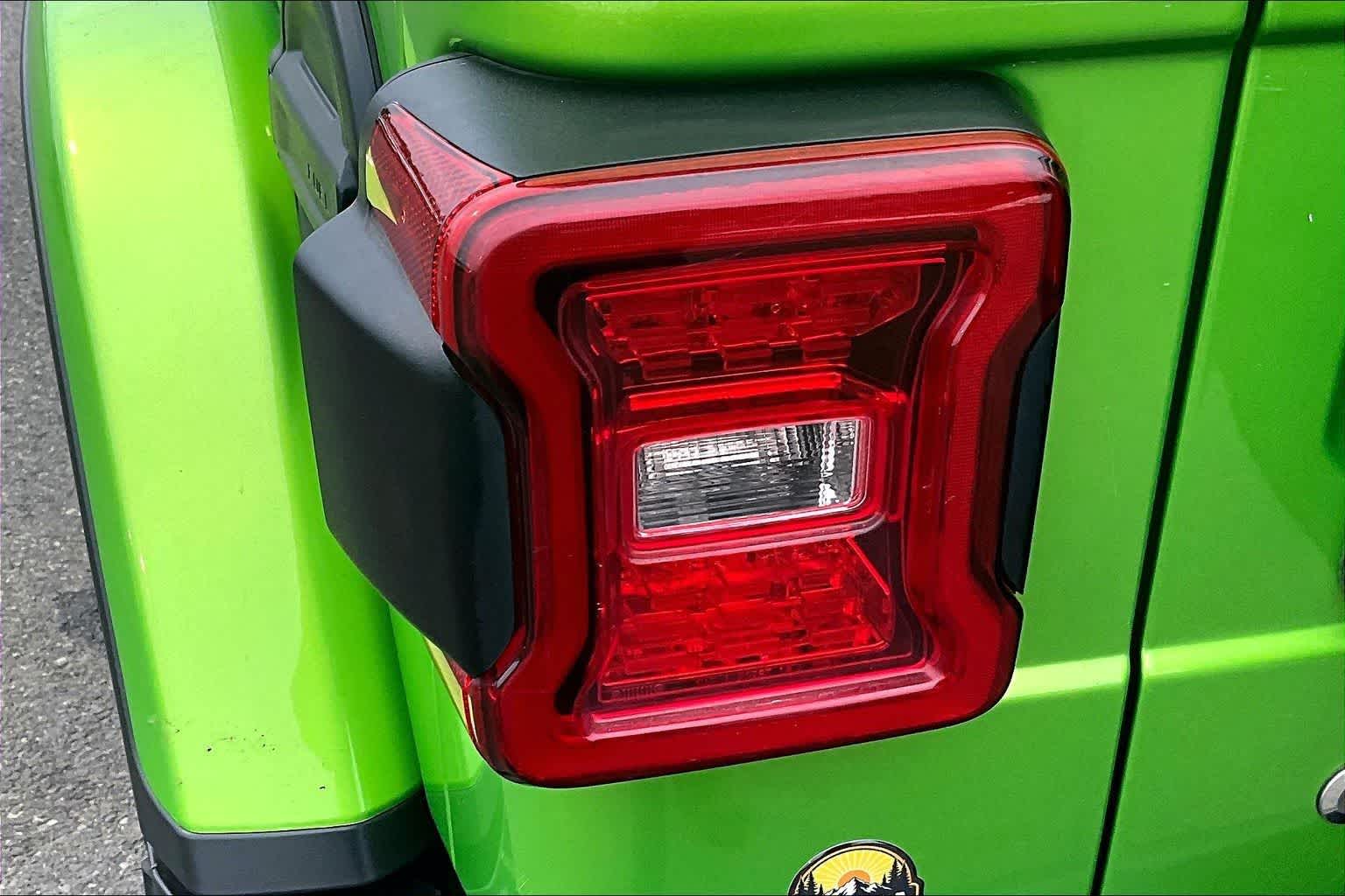 Thumbnail: 2018 Jeep Wrangler - 32