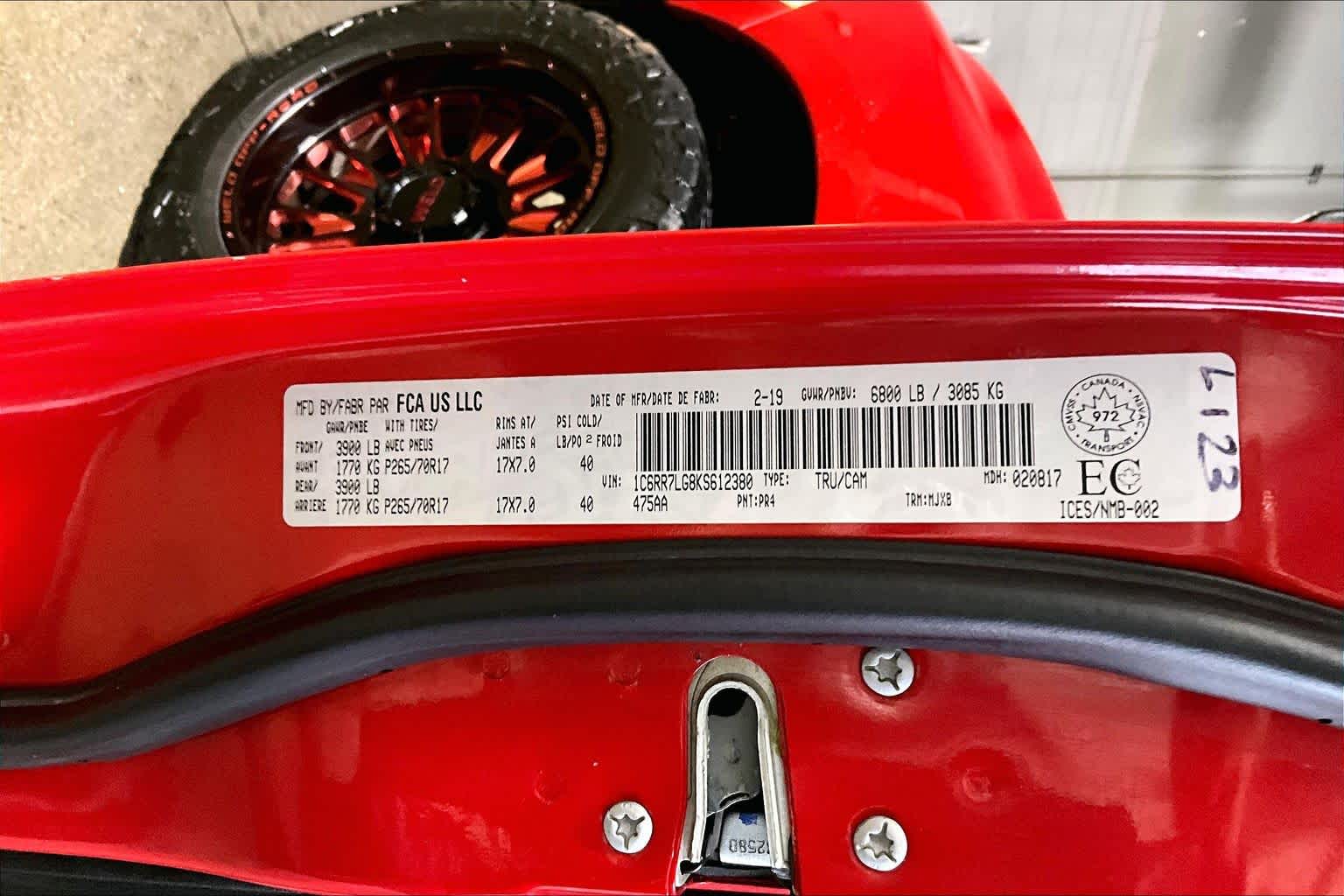 Thumbnail: 2019 RAM 1500 Classic - 21