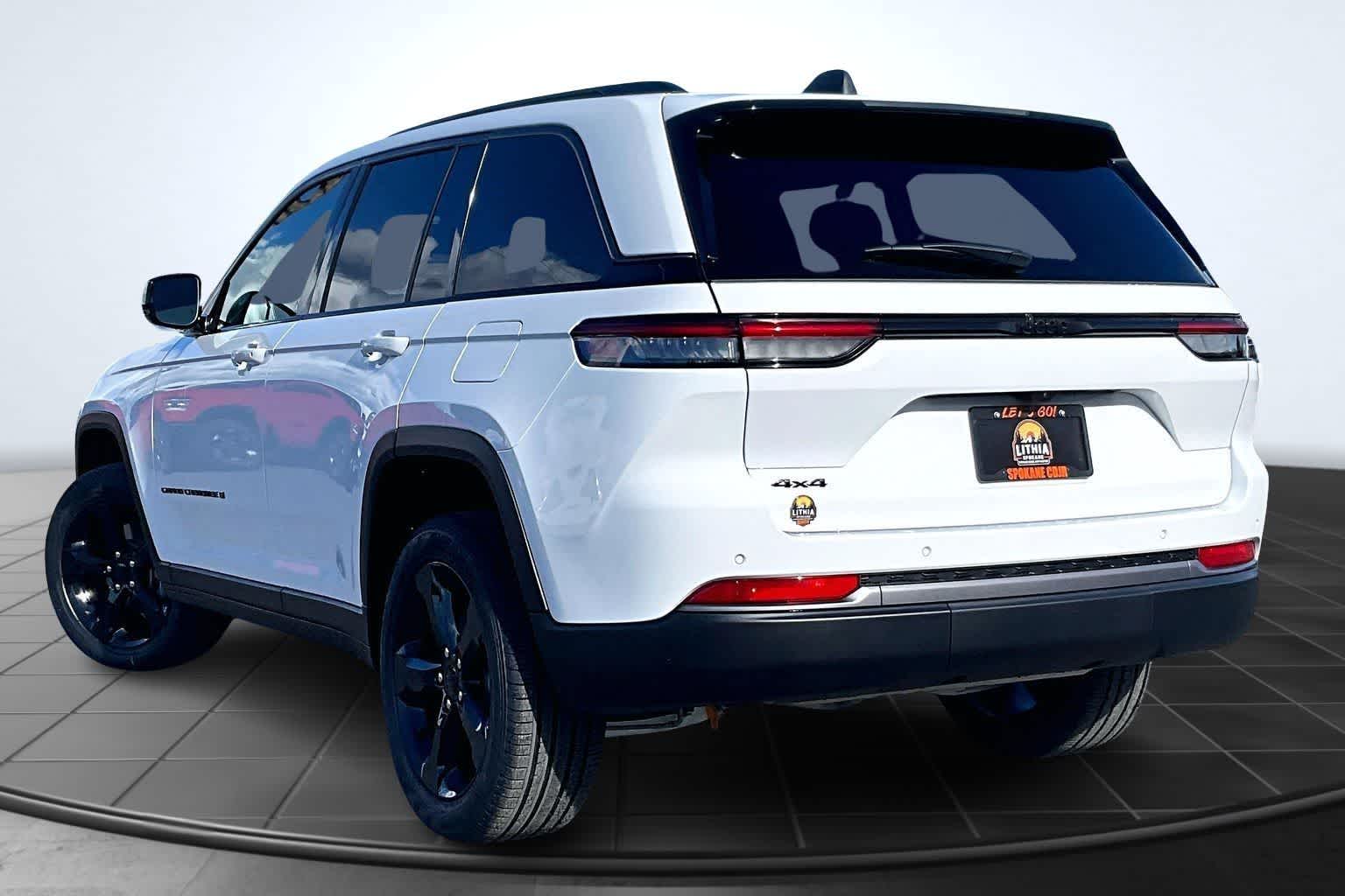 Thumbnail: 2026 Jeep Grand Cherokee - 4