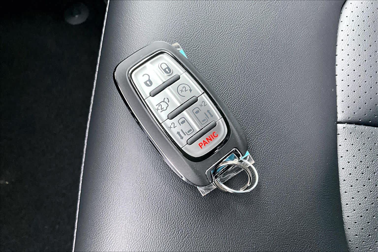 Thumbnail: 2026 Chrysler Pacifica - 20