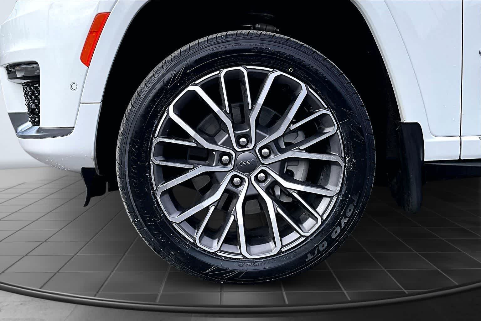 Thumbnail: 2024 Jeep Grand Cherokee L - 8