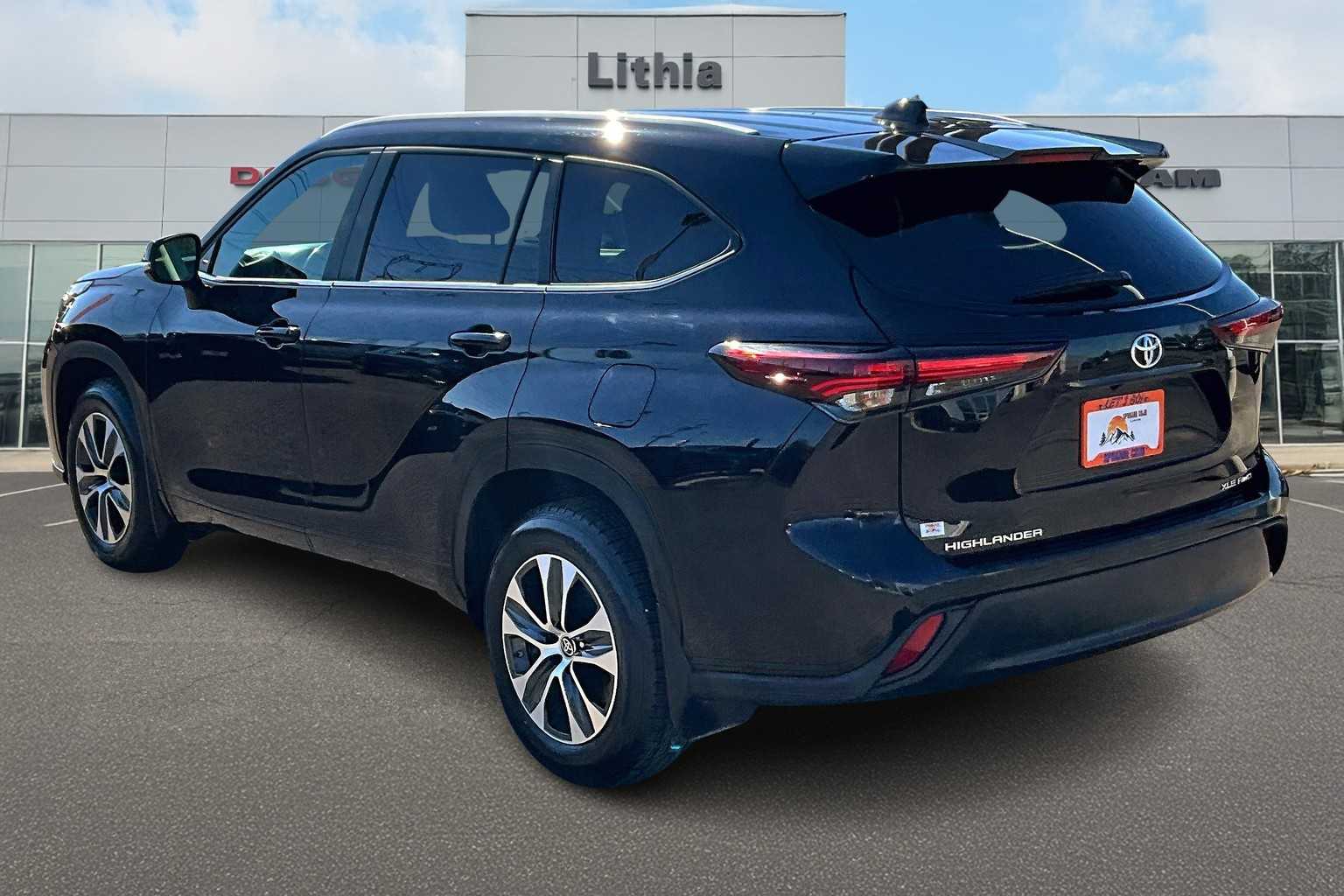 2024 Toyota Highlander XLE photo 4