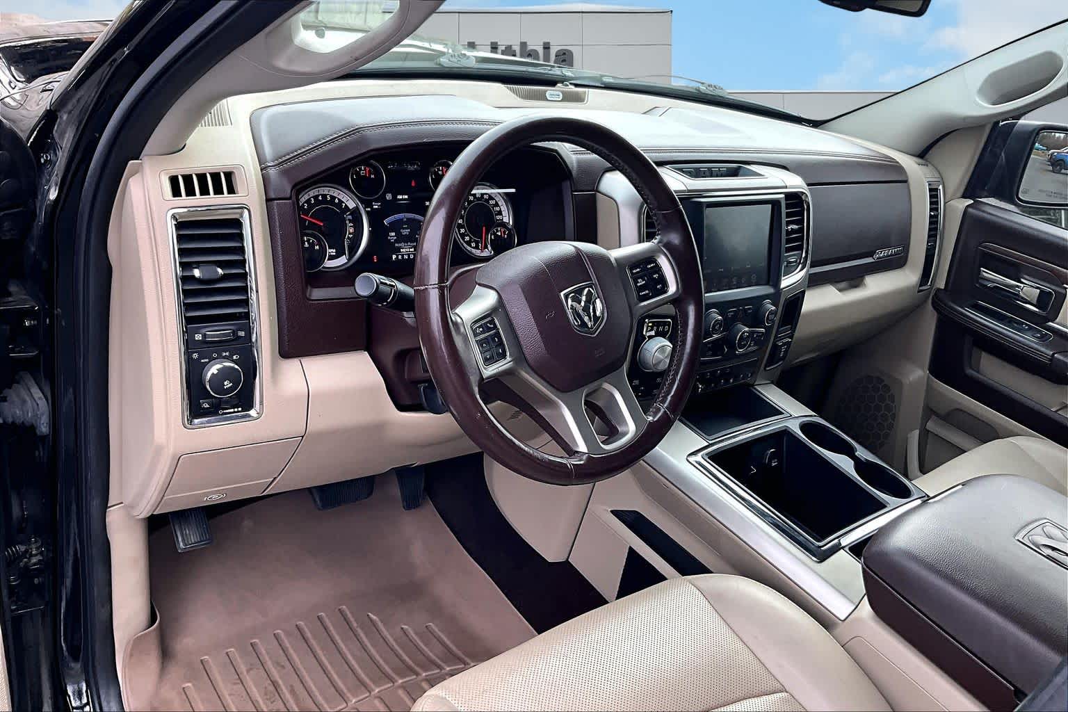 2013 Ram 1500 Laramie photo 2