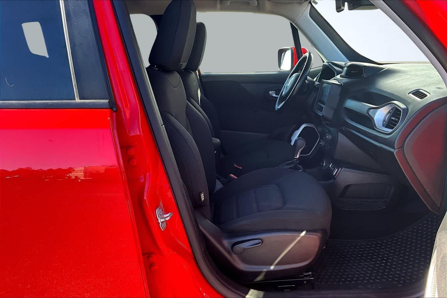 Thumbnail: 2021 Jeep Renegade - 14