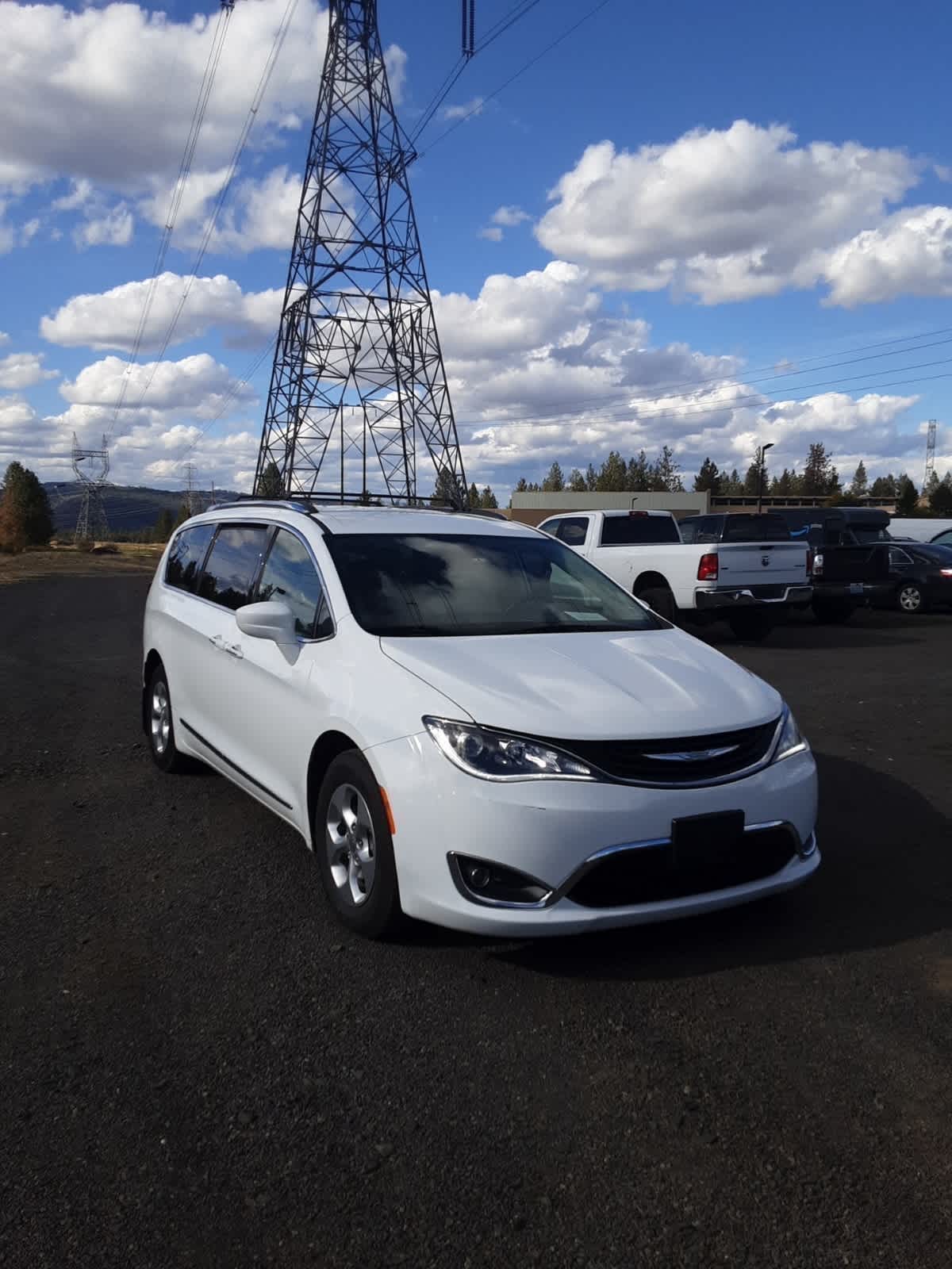 2018 Chrysler Pacifica Touring L photo 3