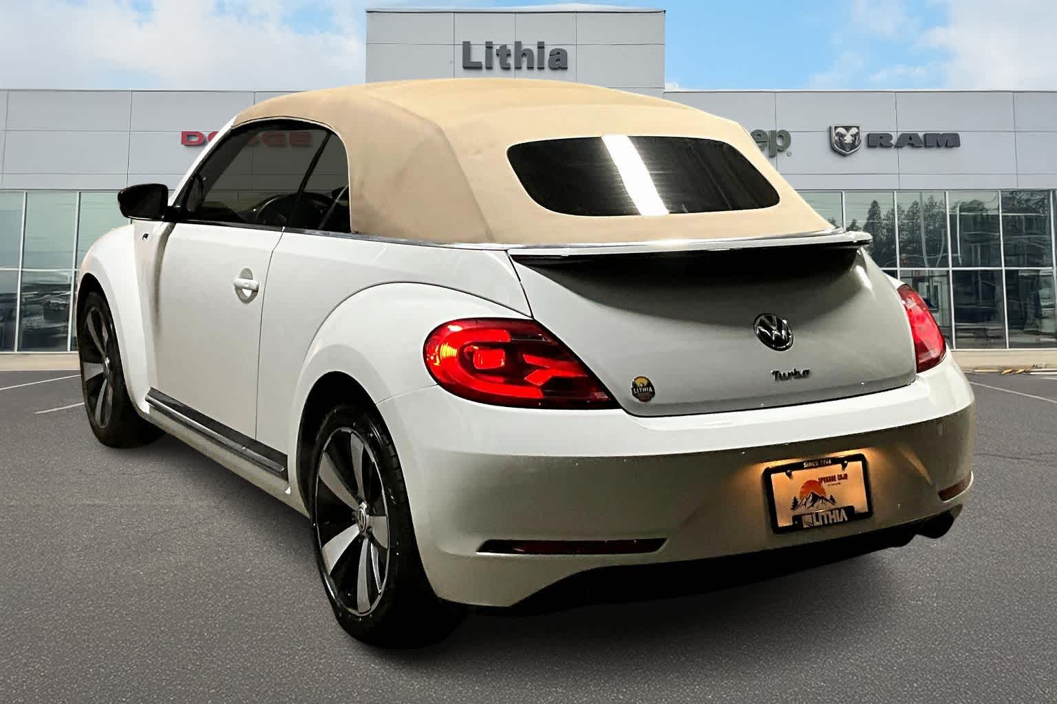 Thumbnail: 2015 Volkswagen Beetle - 4