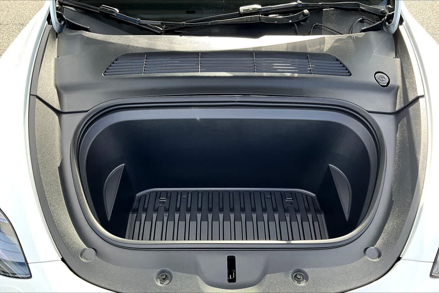 Thumbnail: 2023 Tesla Model Y - 9