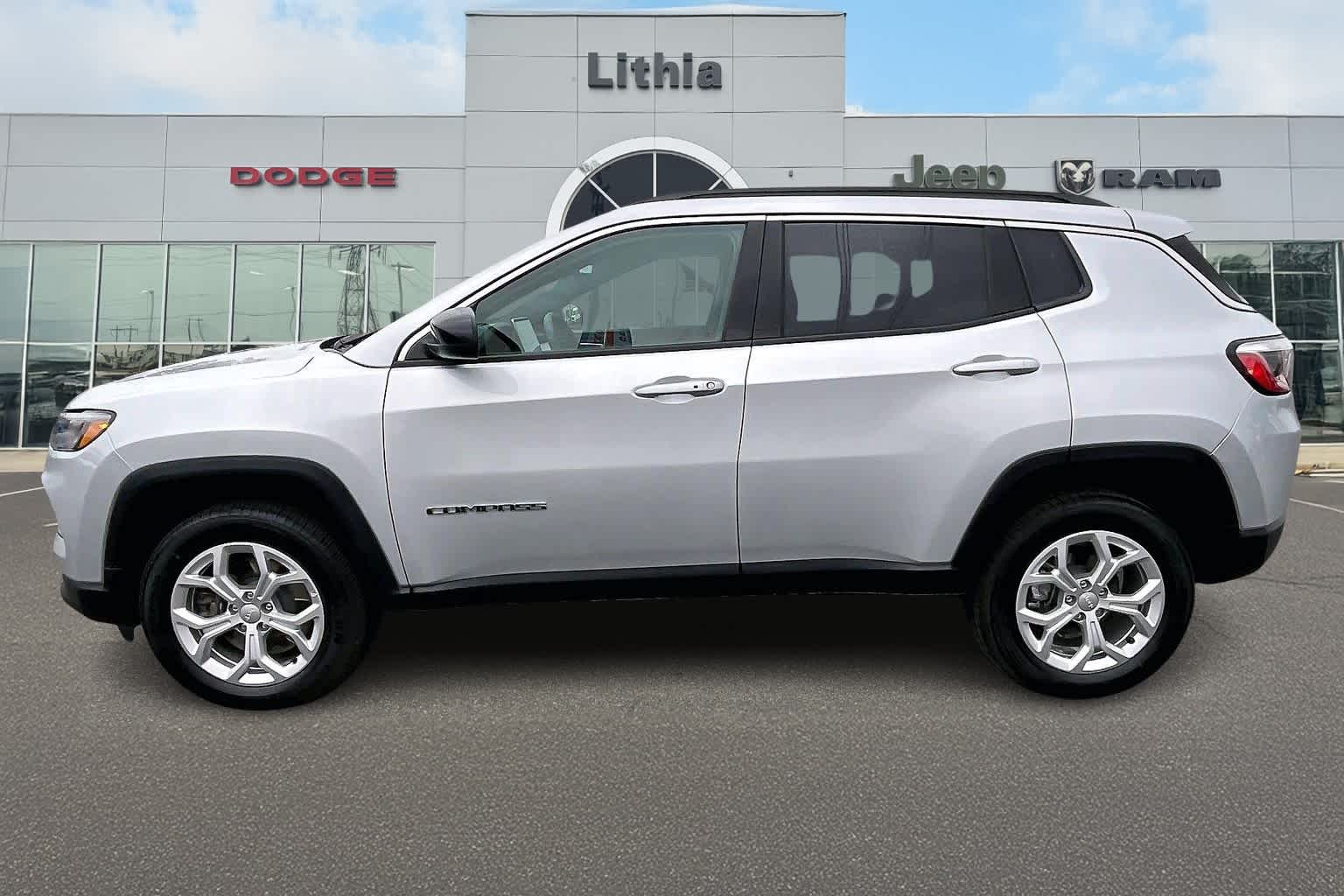 Thumbnail: 2024 Jeep Compass - 3
