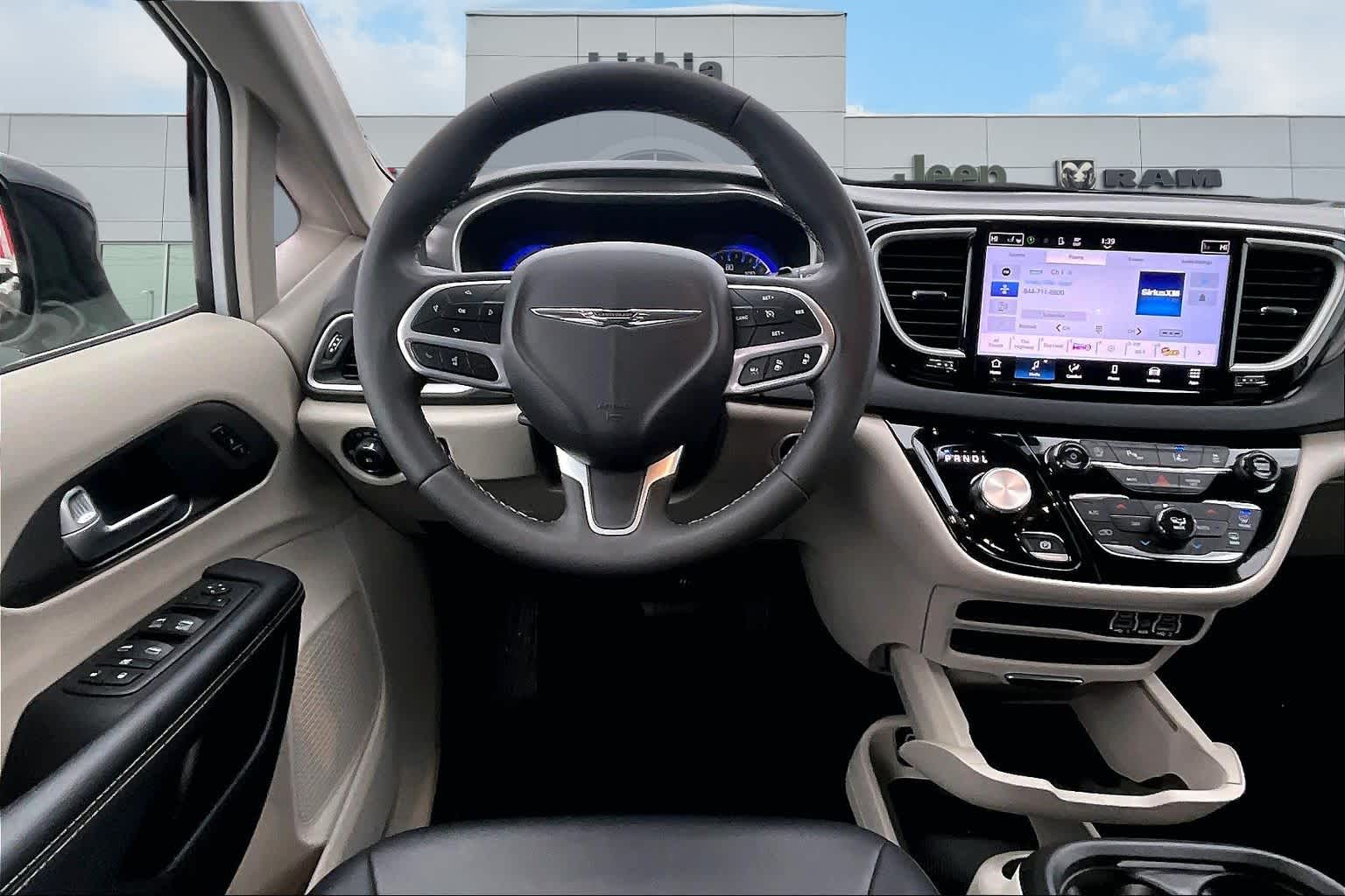 Thumbnail: 2024 Chrysler Pacifica - 15