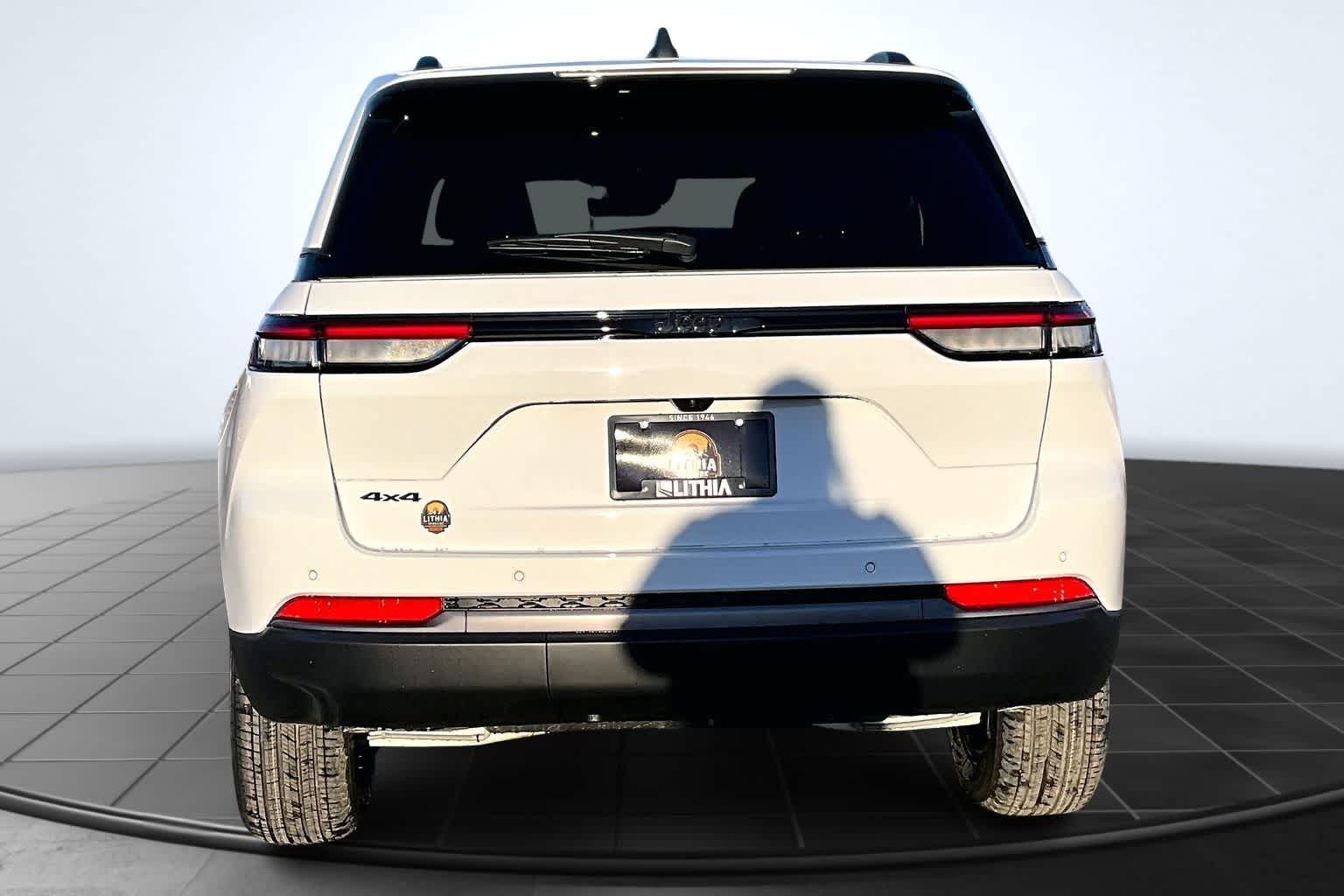 Thumbnail: 2026 Jeep Grand Cherokee - 5