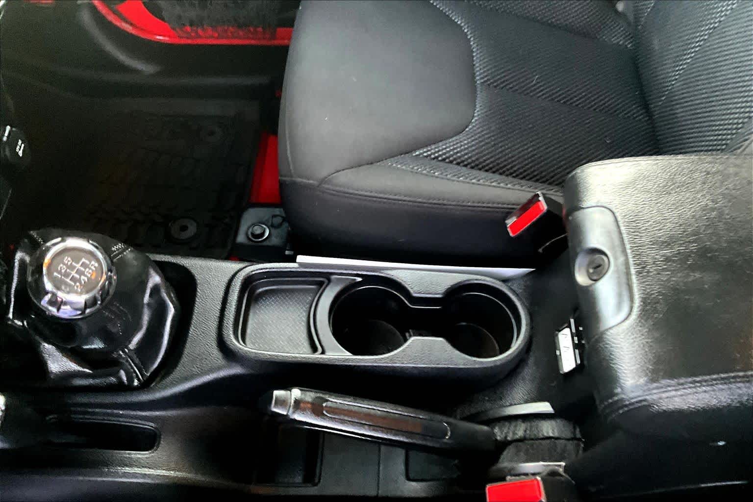 Thumbnail: 2016 Jeep Wrangler - 17