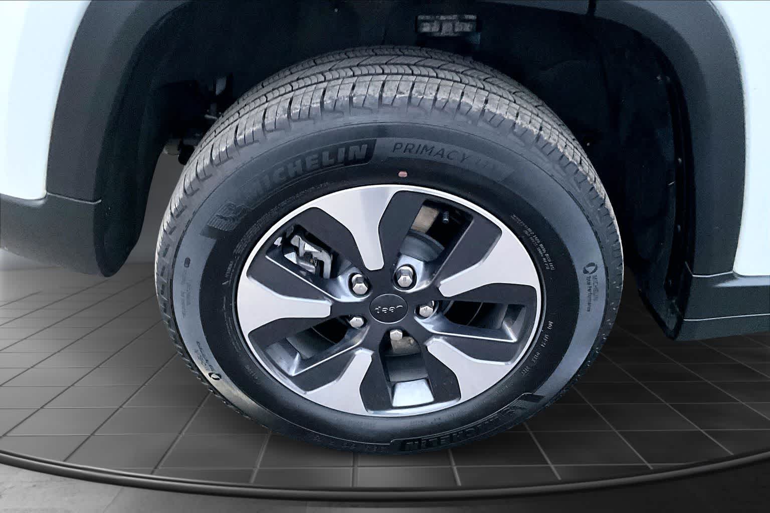 Thumbnail: 2022 Jeep Grand Cherokee - 35