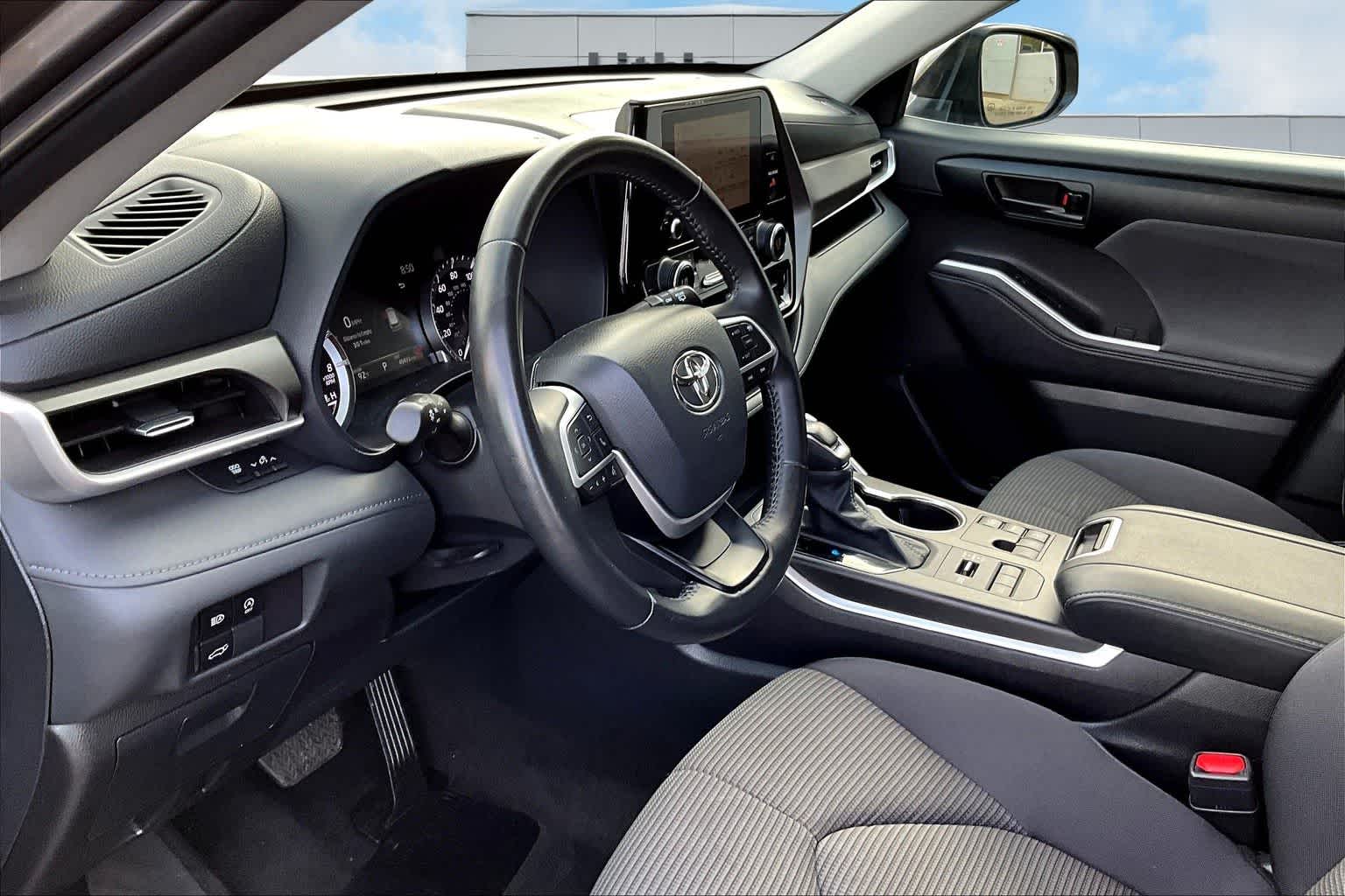 Thumbnail: 2024 Toyota Highlander - 2