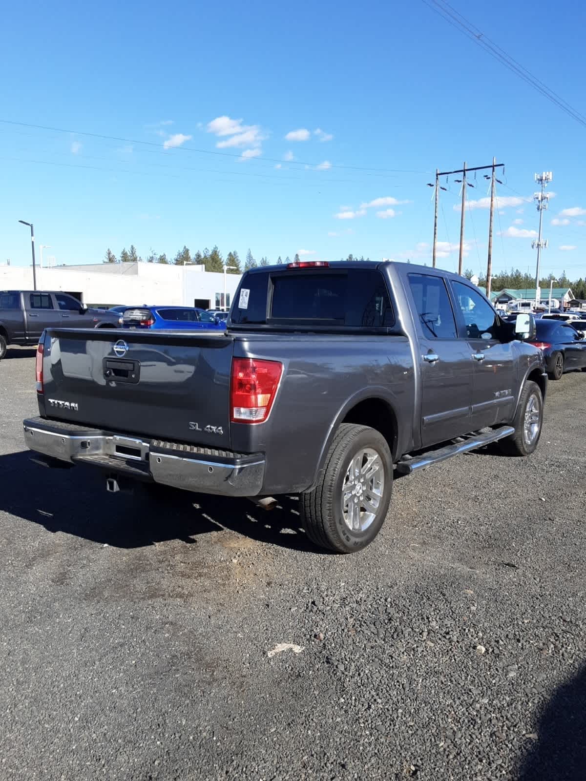 2014 Nissan Titan SL photo 4