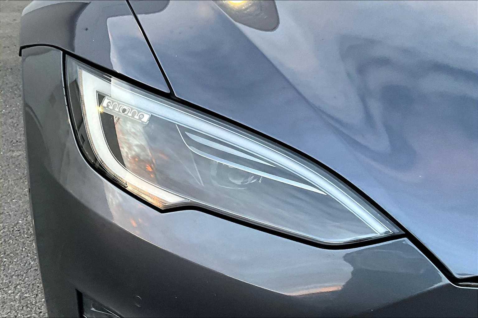 Thumbnail: 2022 Tesla Model S - 31