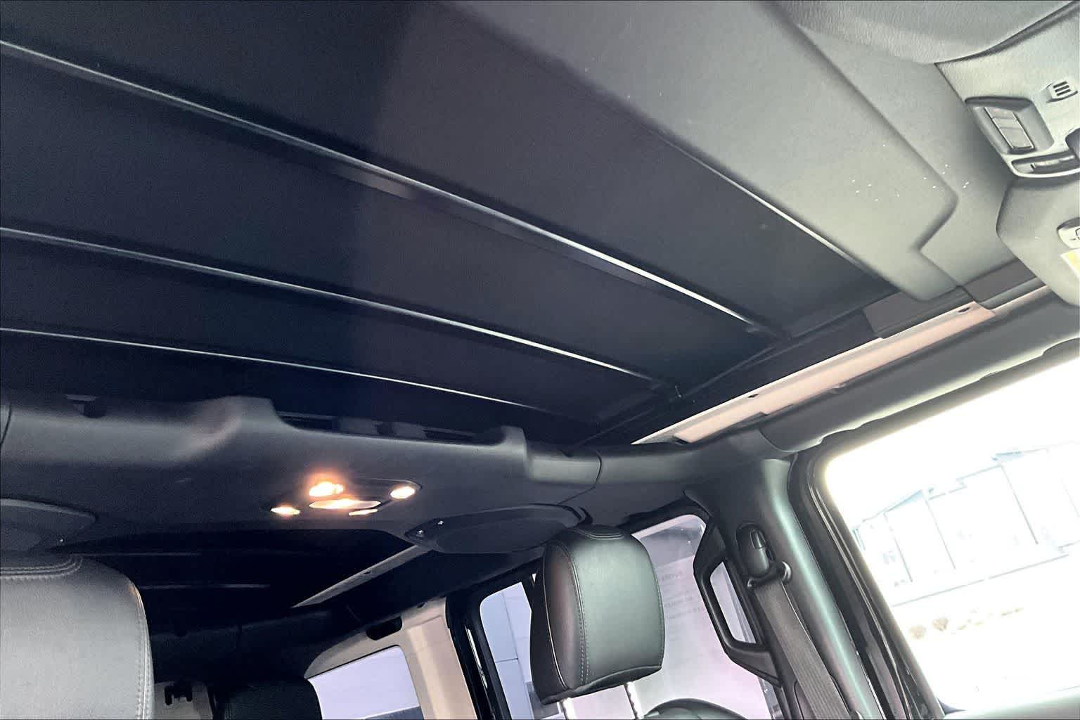 Thumbnail: 2022 Jeep Wrangler - 30