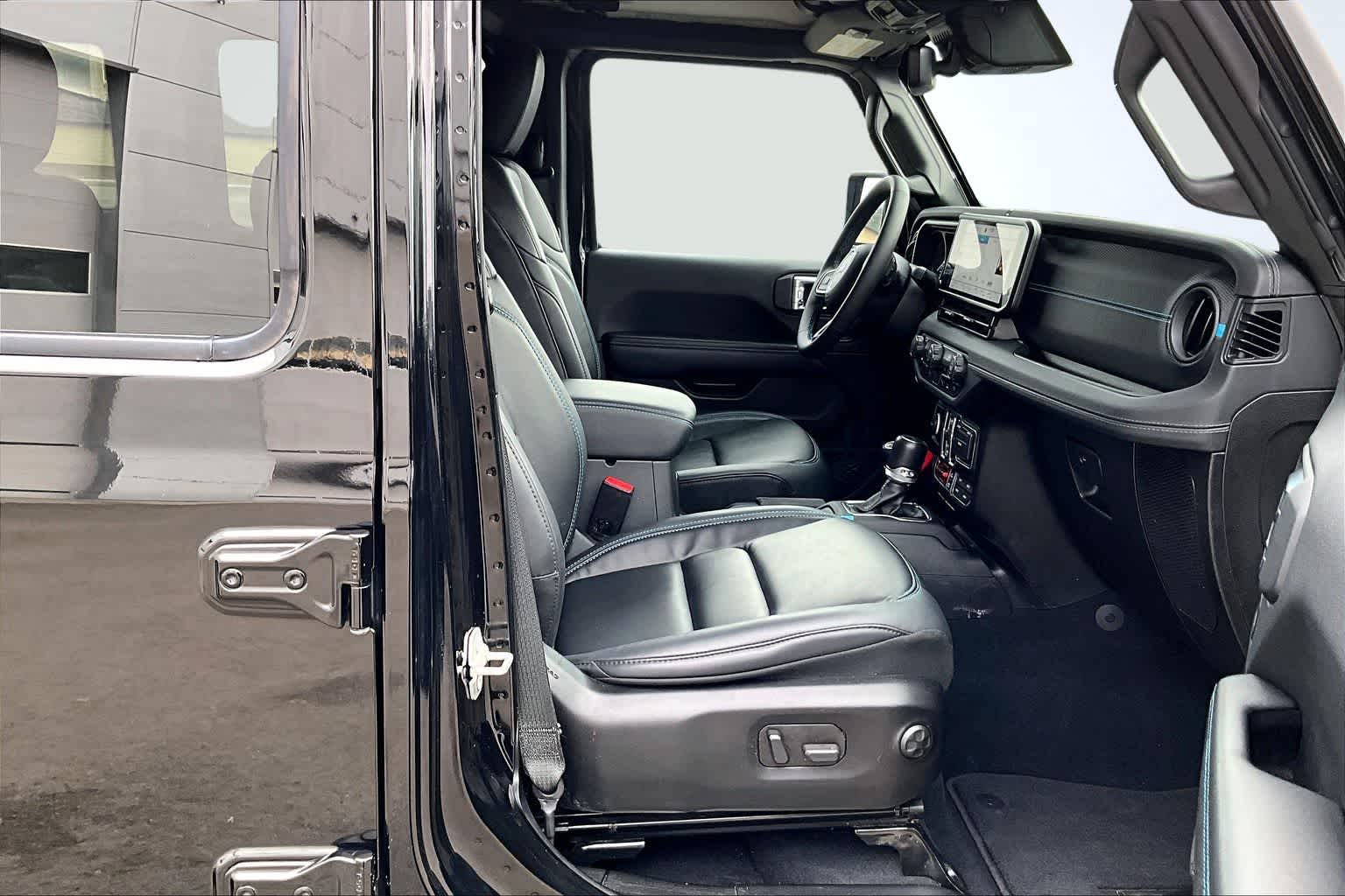 Thumbnail: 2024 Jeep Wrangler - 14