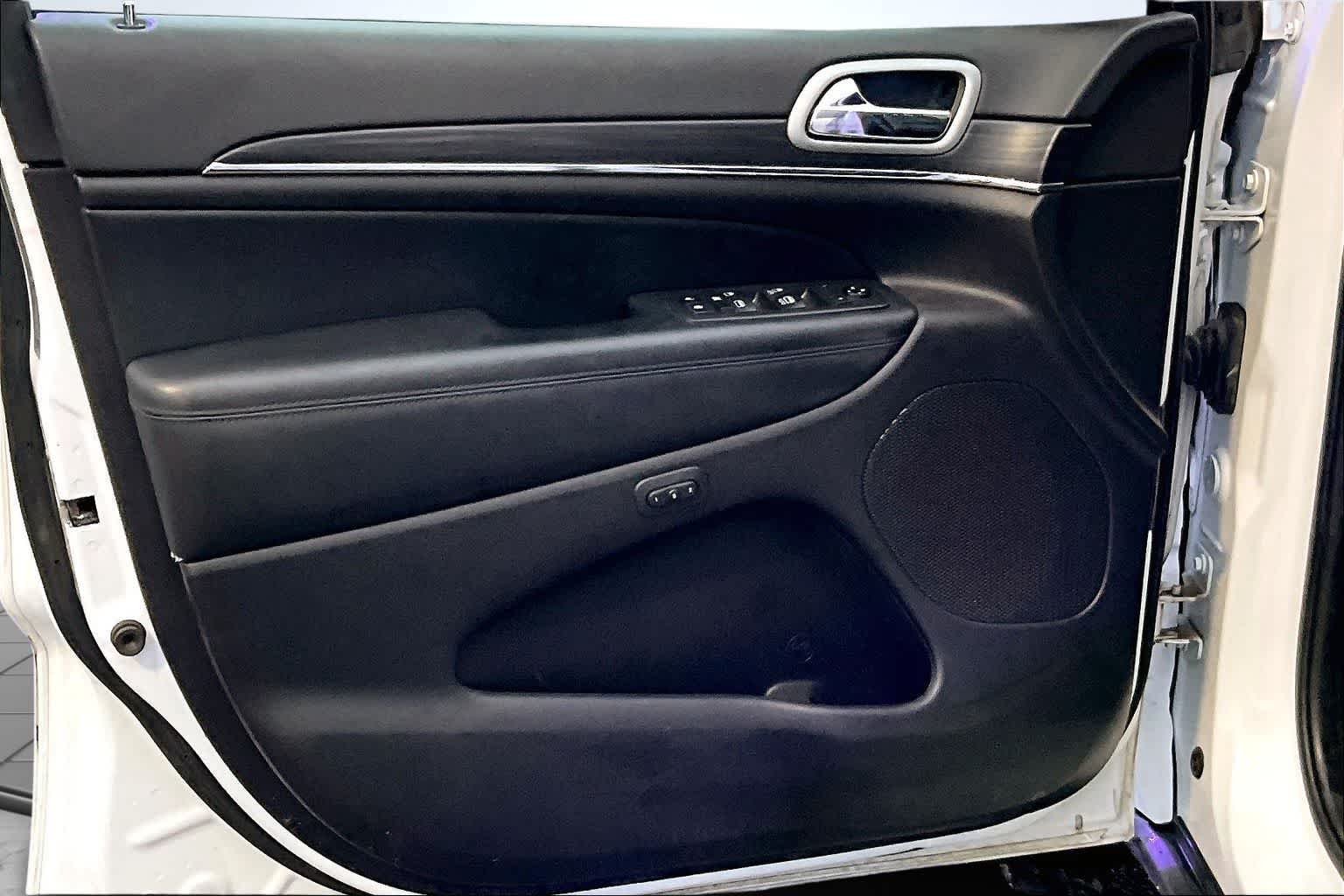 Thumbnail: 2021 Jeep Grand Cherokee - 28