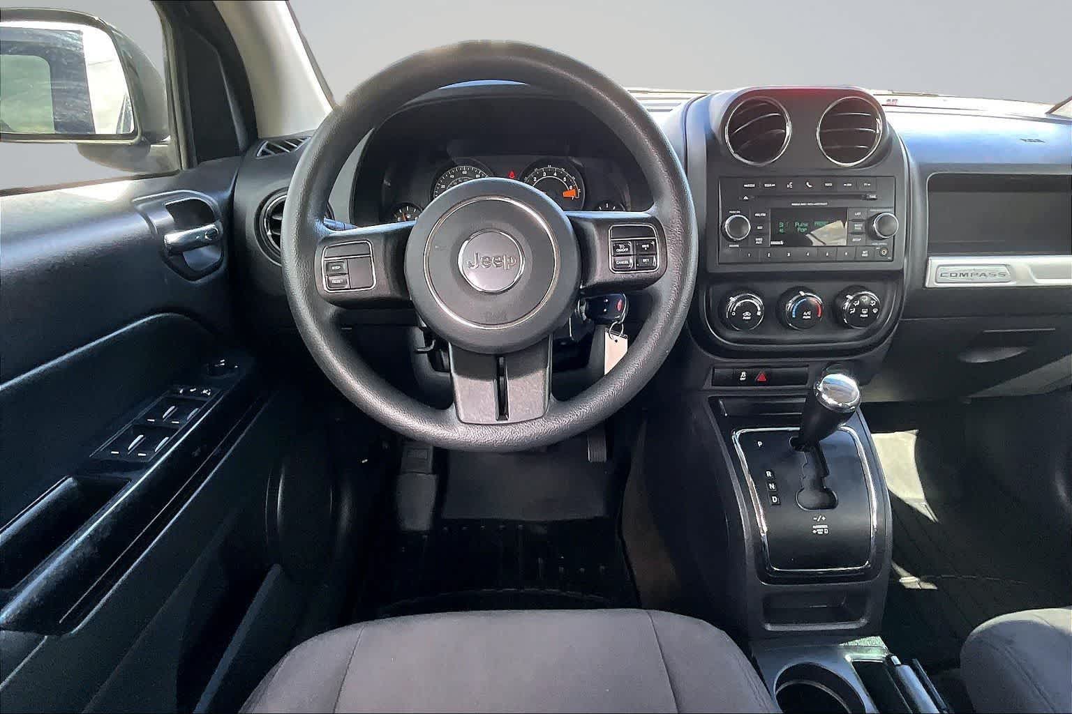 Thumbnail: 2017 Jeep Compass - 14