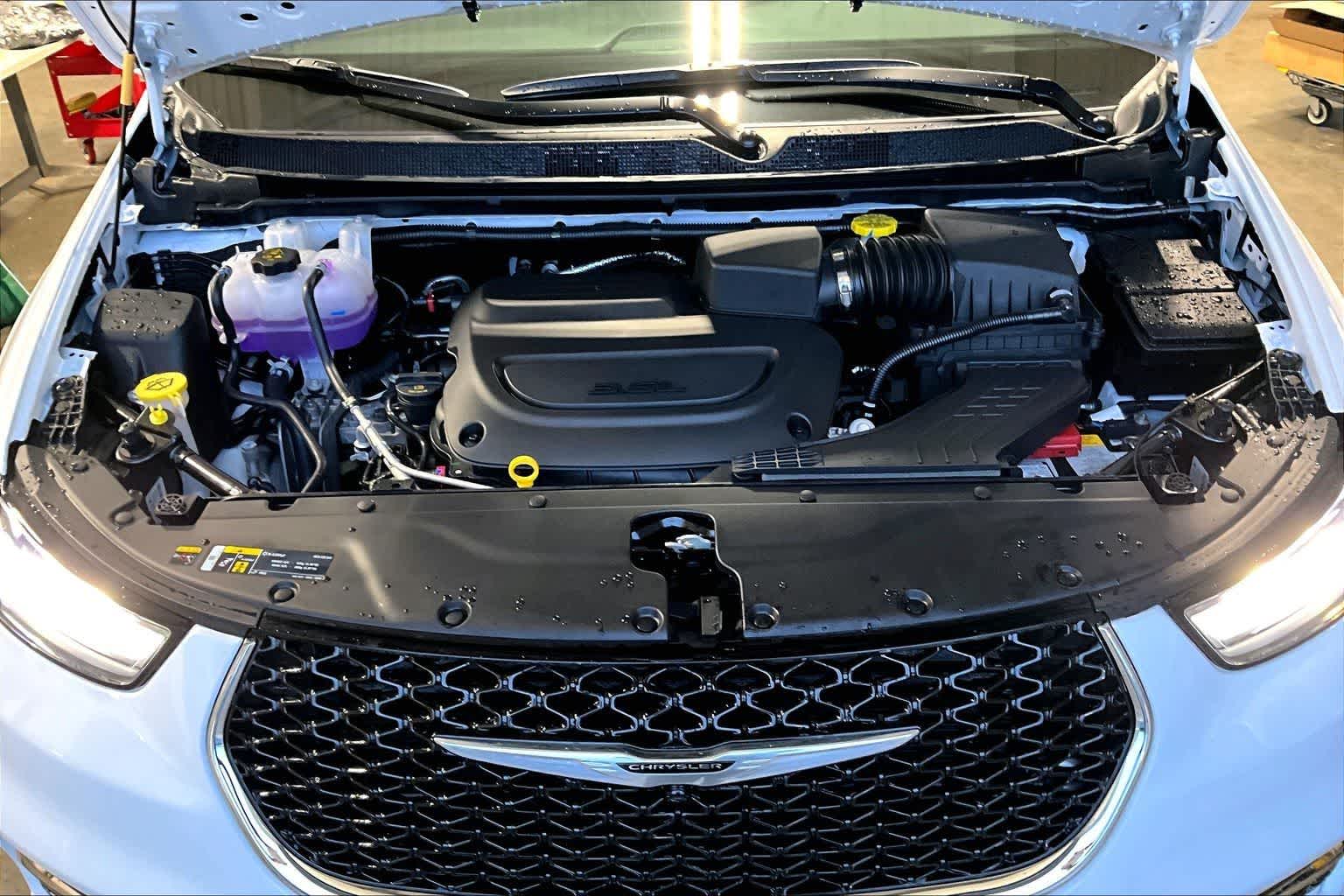 Thumbnail: 2026 Chrysler Pacifica - 9