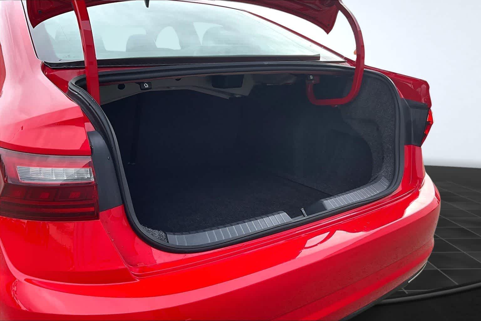 Thumbnail: 2021 Volkswagen Jetta - 19