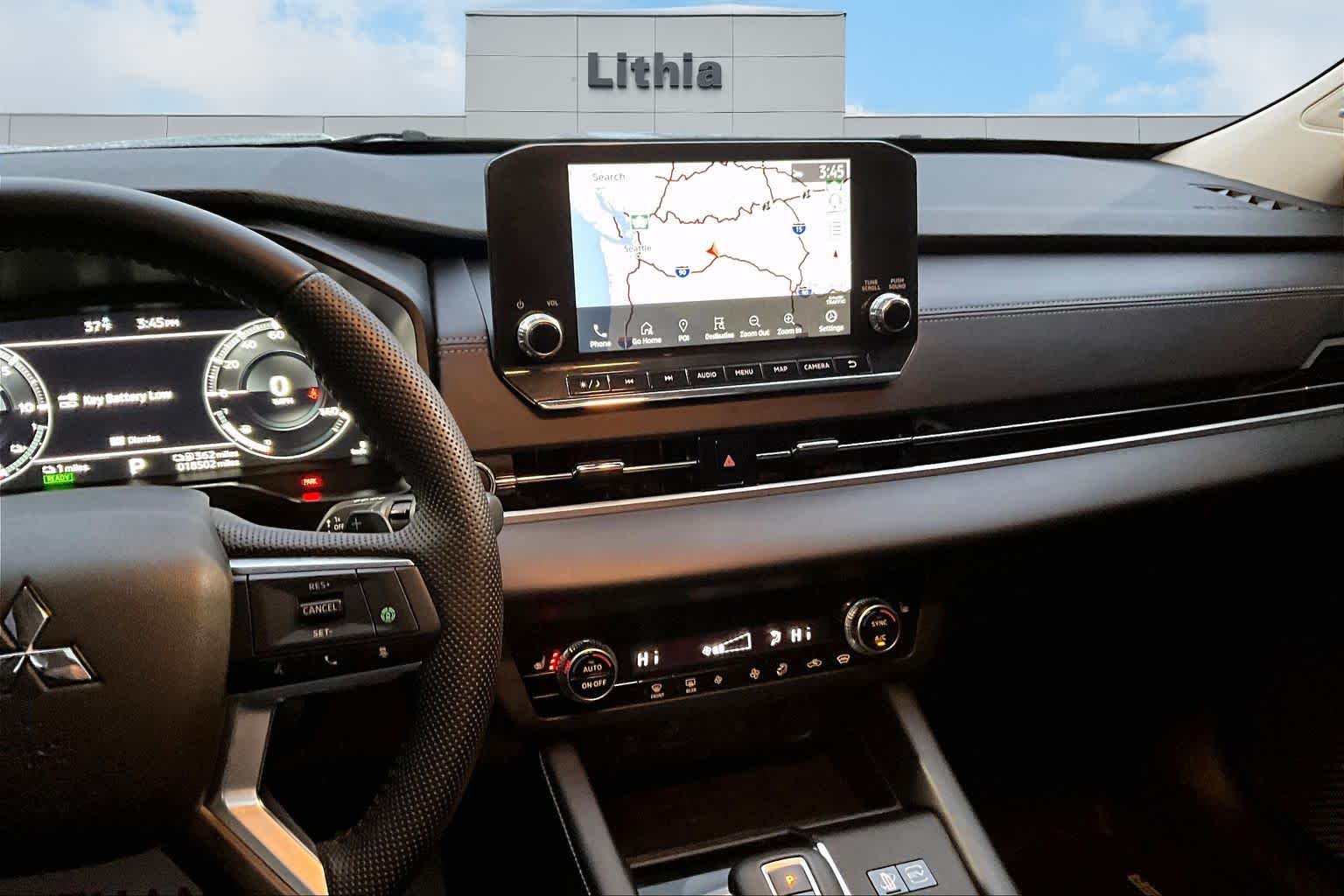 Thumbnail: 2023 Mitsubishi Outlander - 16